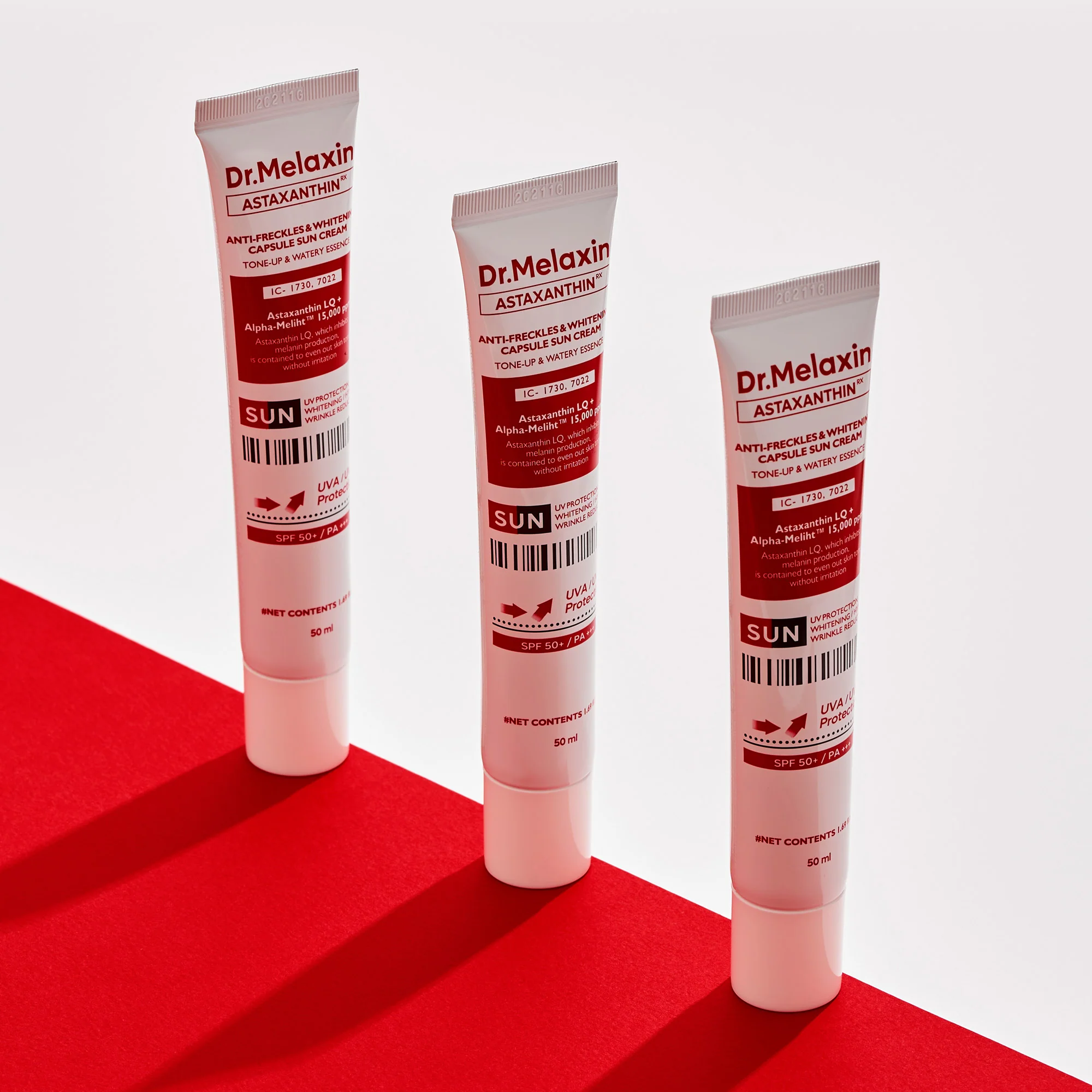 DR.MELAXIN Astaxanthin Anti-Freckles & Whitening Capsule Sunscreen SPF50+ / PA+++ - Tonujący krem z filtrem na przebarwienia 50 ml - Image 6