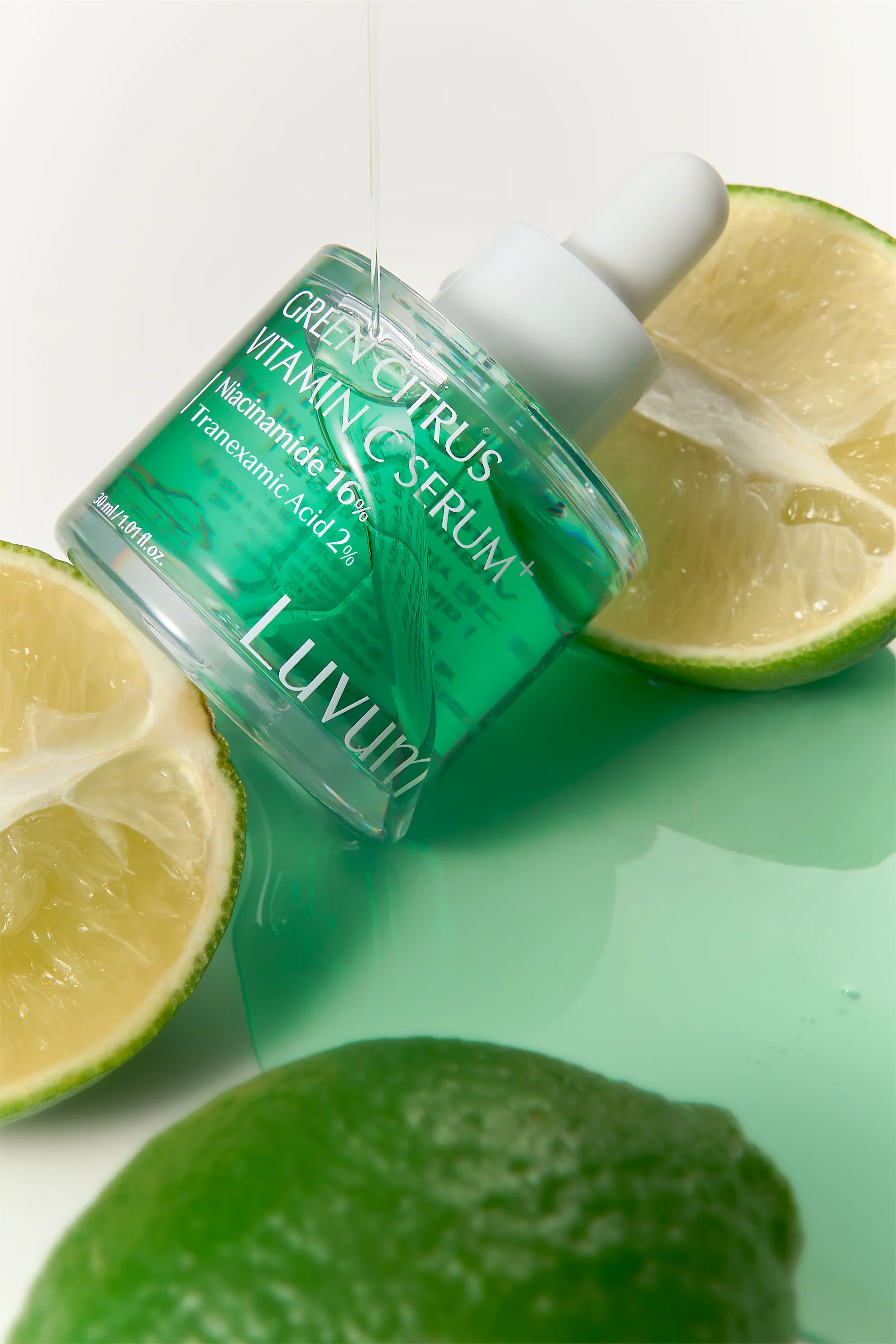 LUVUM GREEN CITRUS VITAMIN C SERUM + Rozjaśniające serum do twarzy z witaminą C i kwasem traneksamowym 30 ml - Image 4