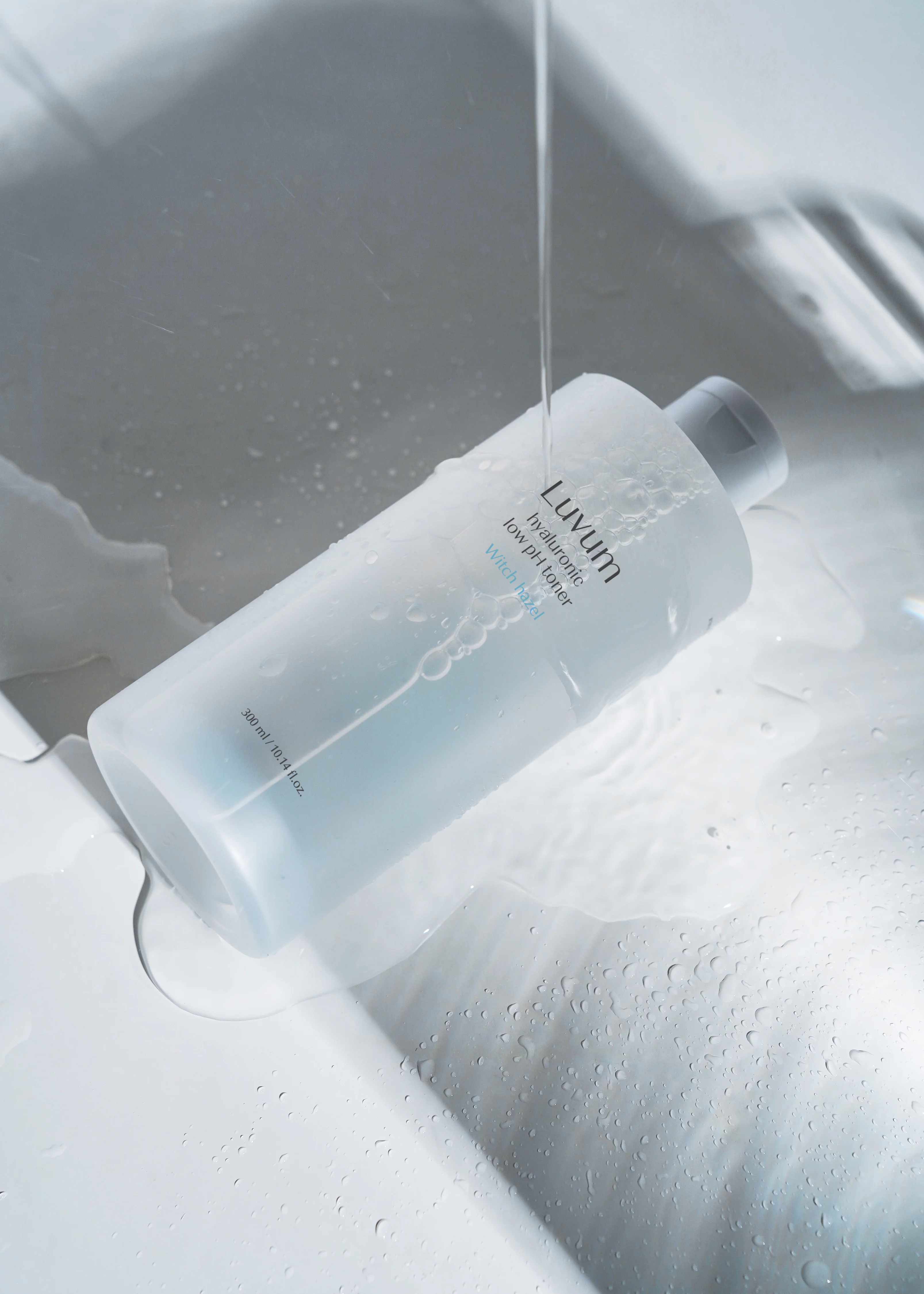 LUVUM WITCH HAZEL HYALURONIC LOW PH TONER Nawilżający tonik o niskim pH z niskocząsteczkowym roślinnym kwasem hialuronowym 300 ml - Image 5