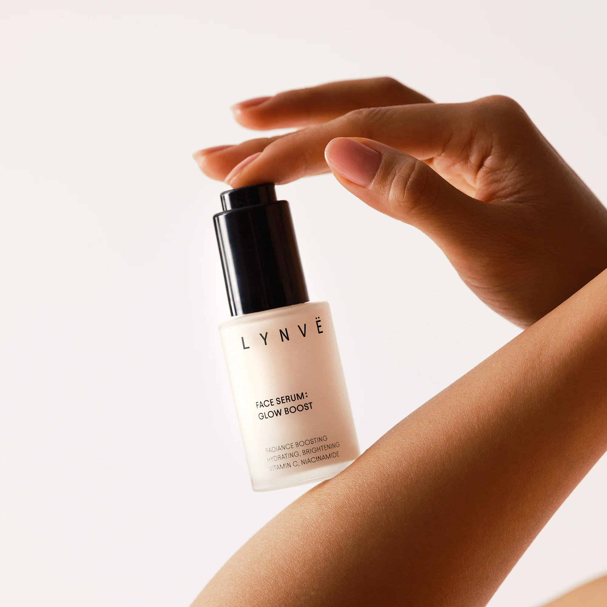 LYNVË GLOW BOOST Serum rozświetlające 30 ml - Image 3