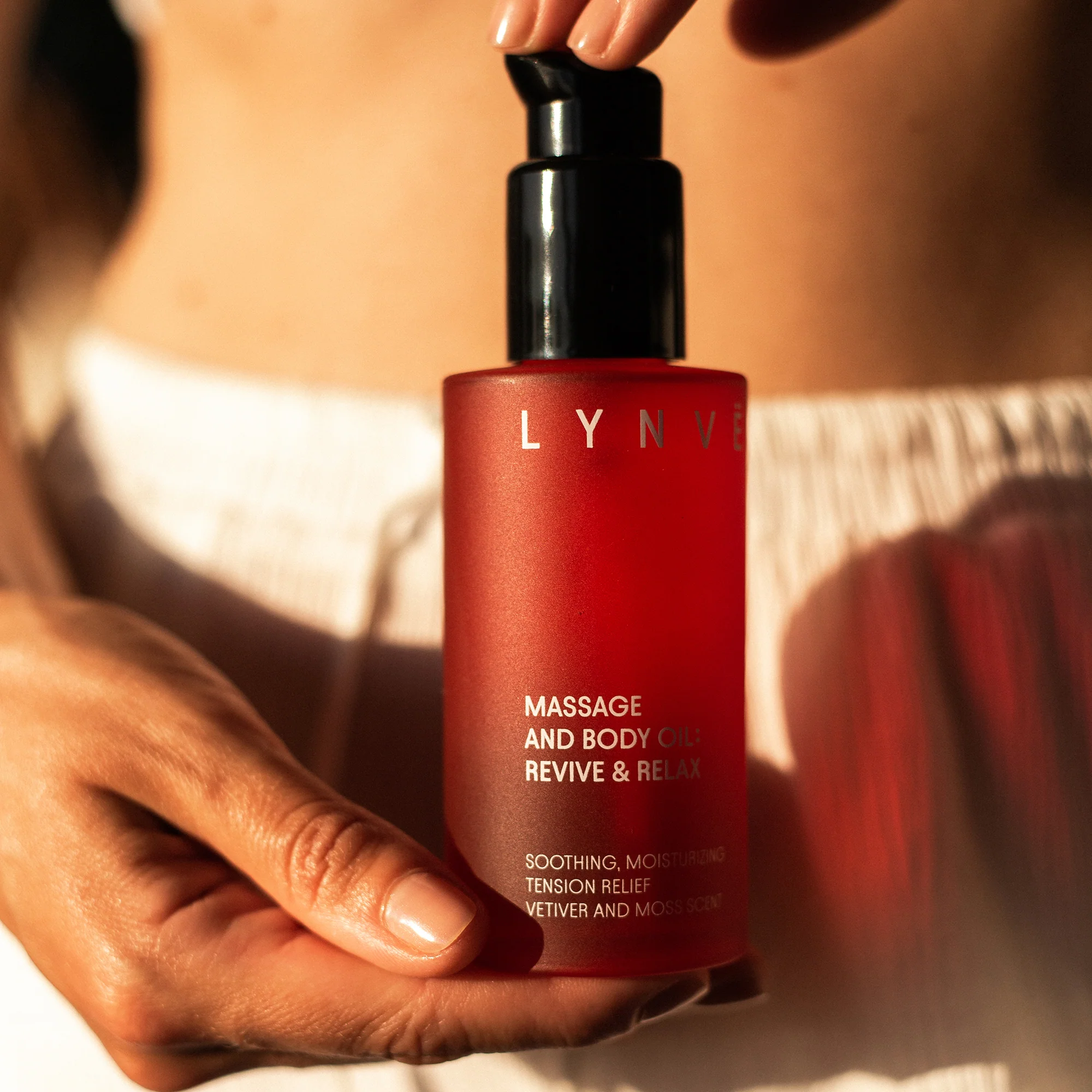 LYNVË REVIVE & RELAX Olejek do masażu i pielęgnacji 100 ml - Image 3