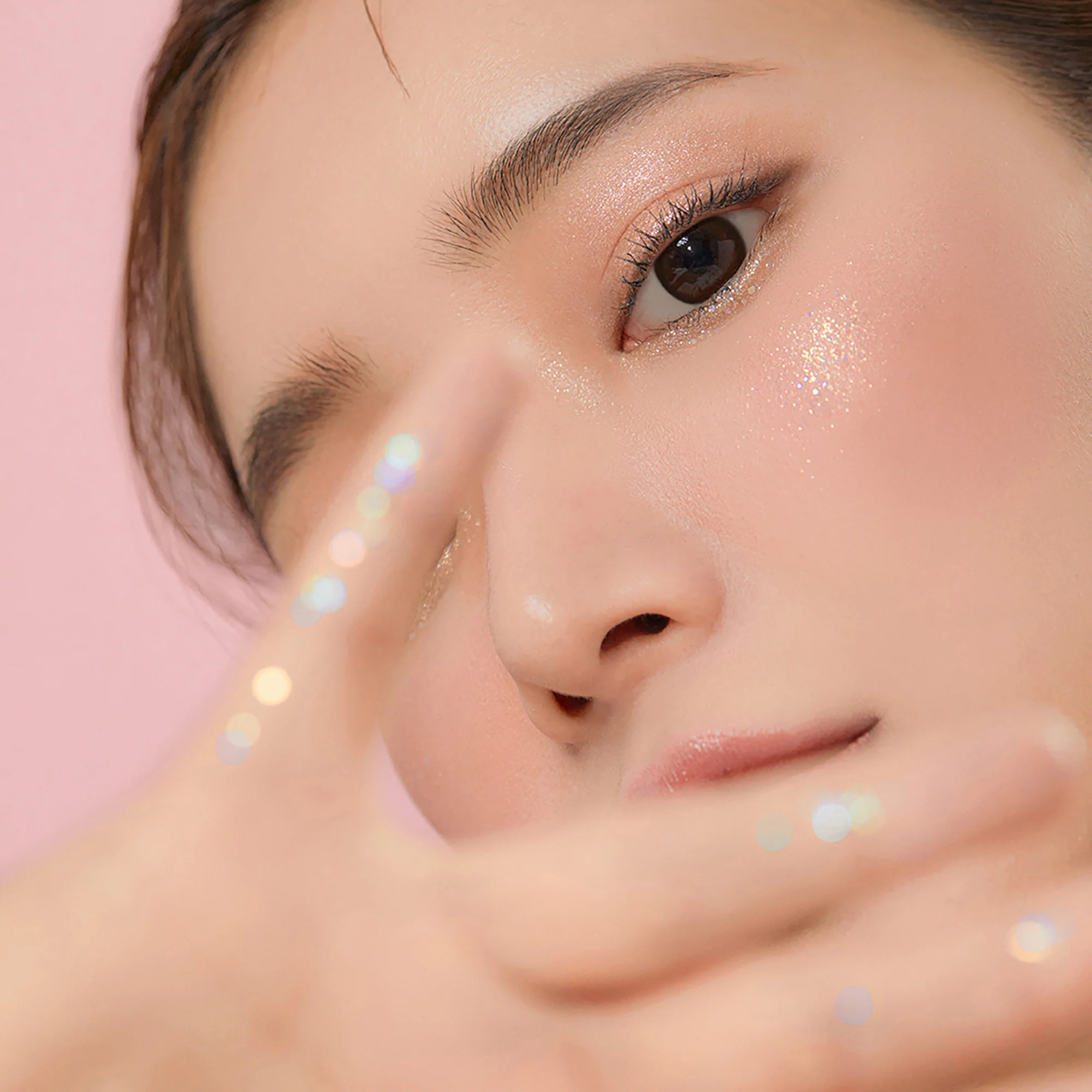 UNLEASHIA GLITTERPEDIA Wegańska paleta cieni do powiek No.1 All of Glitter 6,2 g - Image 4